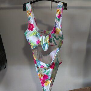 NWT Salt + Cove Juniors' Knot-Front Square Neck One-Piece Size S $50 FF291